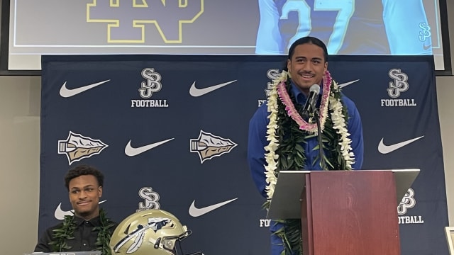St. John Bosco linebacker Kyngstonn Viliamu-Asa signs with Notre Dame on Signing Day.
